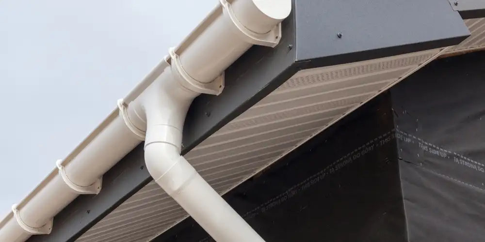 Super 7-inch gutter installed for high water flow